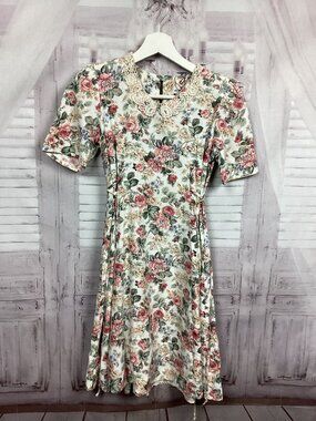 Vintage Disorderly Kids Floral Dress 10